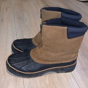 Bass Ice woman’s 9 Leather Rubber Boots
